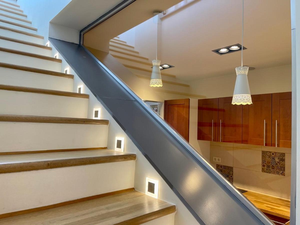 Penthouse W Private Rooftop And Free Parking Budapest Exterior photo