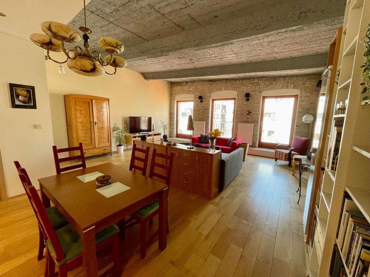 Penthouse W Private Rooftop And Free Parking Budapest Exterior photo