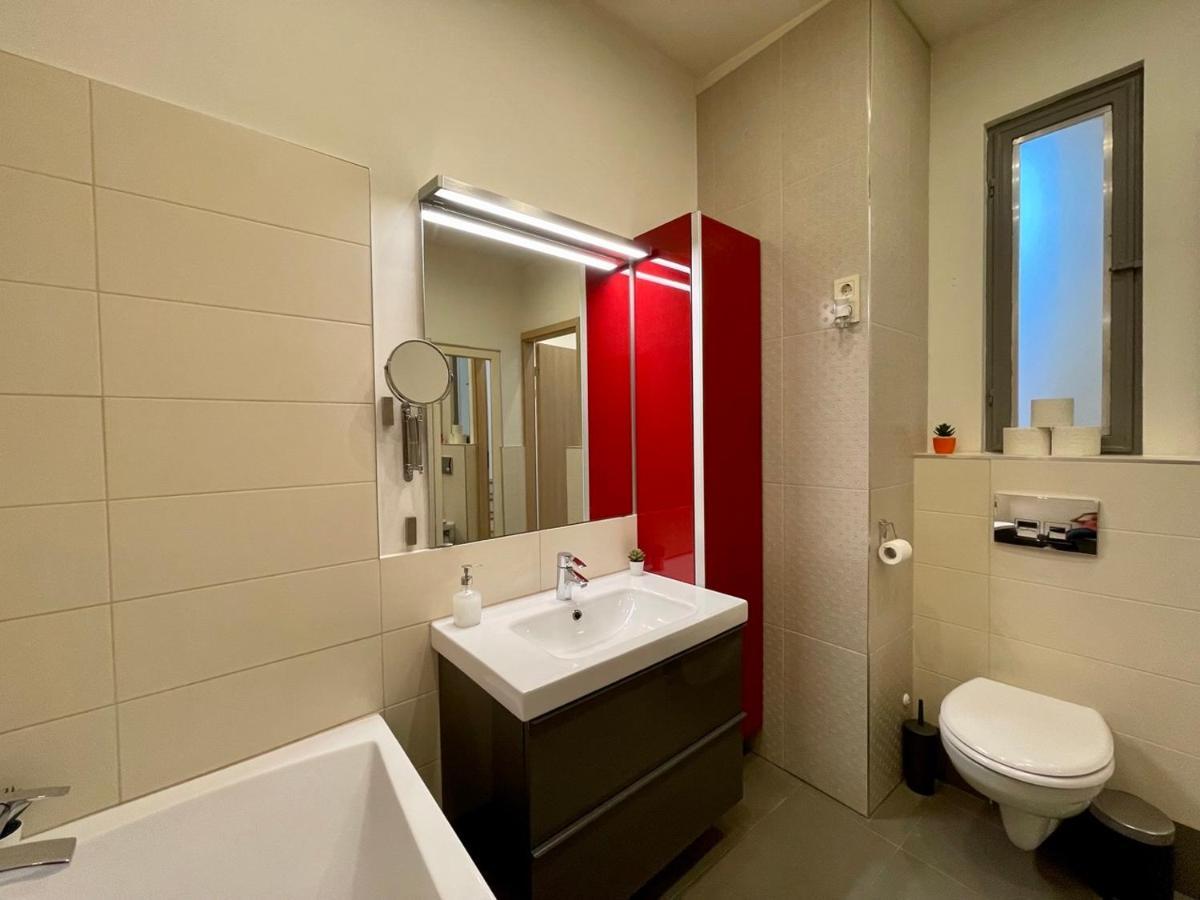 Penthouse W Private Rooftop And Free Parking Budapest Exterior photo