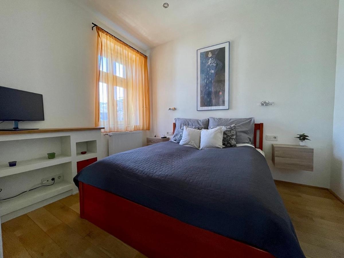 Penthouse W Private Rooftop And Free Parking Budapest Exterior photo