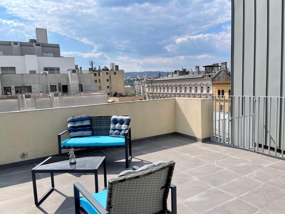 Penthouse W Private Rooftop And Free Parking Budapest Exterior photo