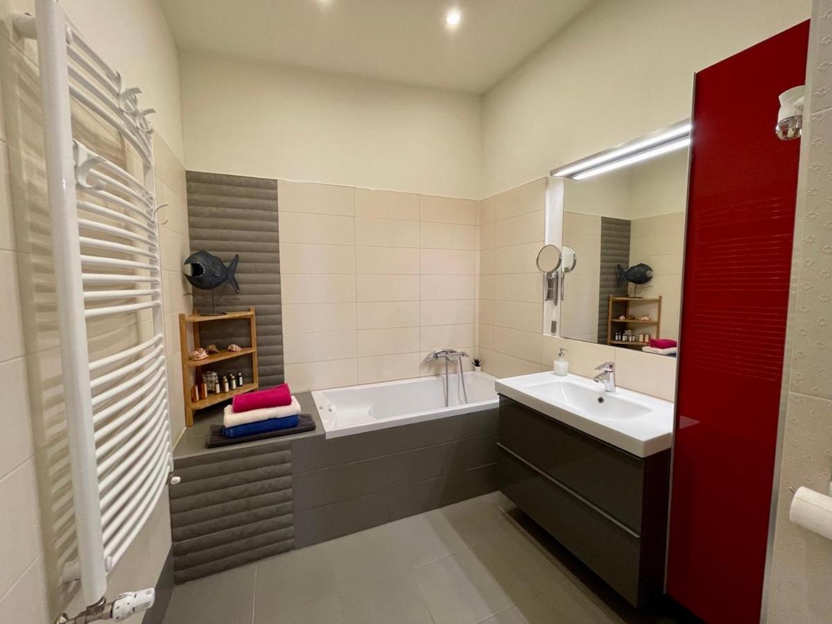 Penthouse W Private Rooftop And Free Parking Budapest Exterior photo
